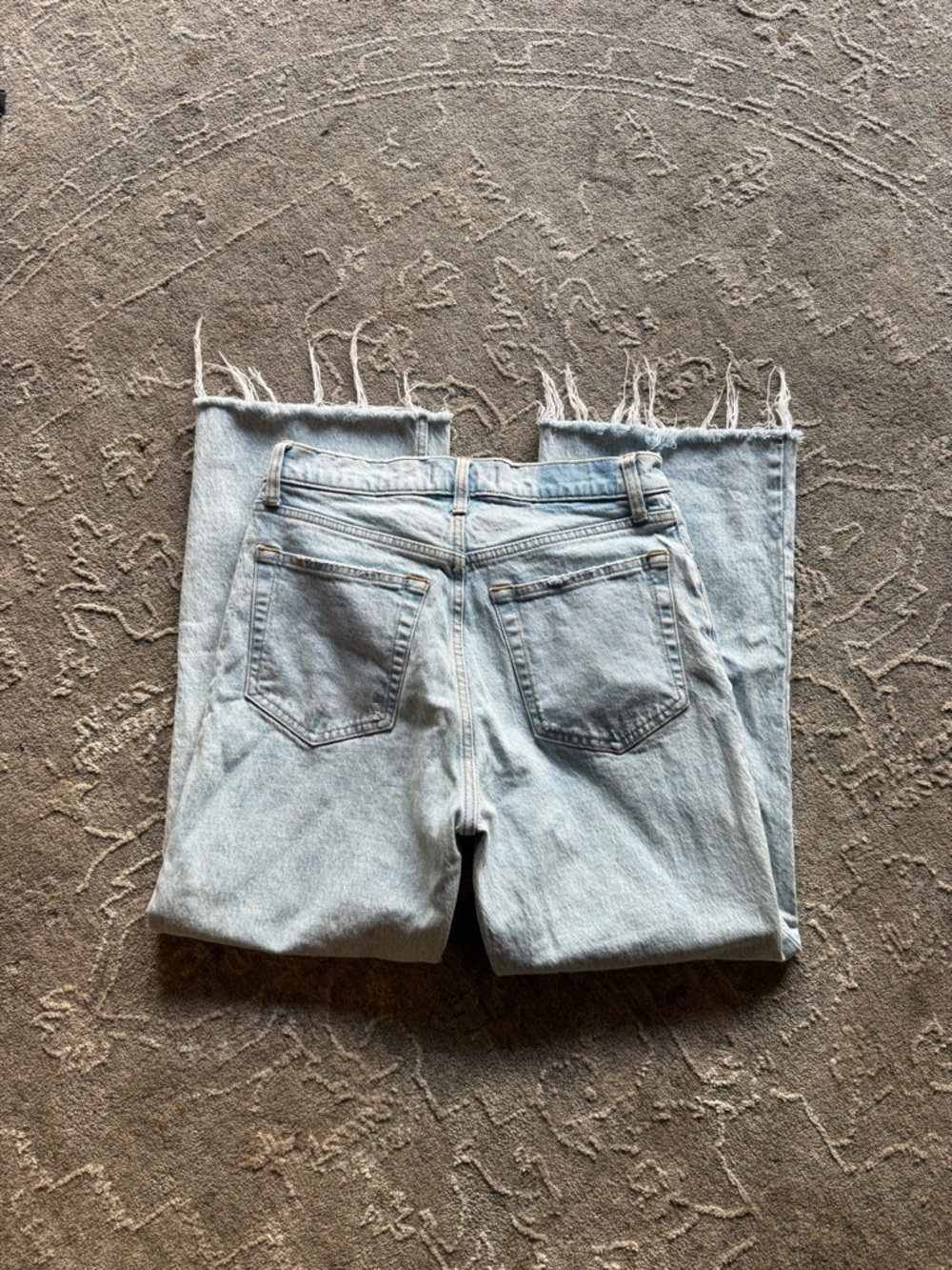 Abercrombie Light Wash Raw Hem Women's Straight Jeans - Picture 4 of 4